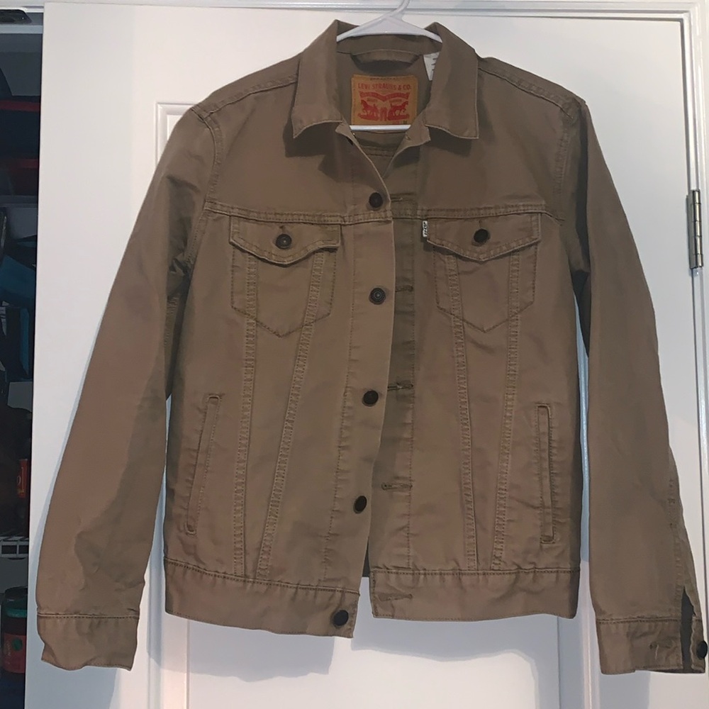 Medium- men’s Levi’s jacket